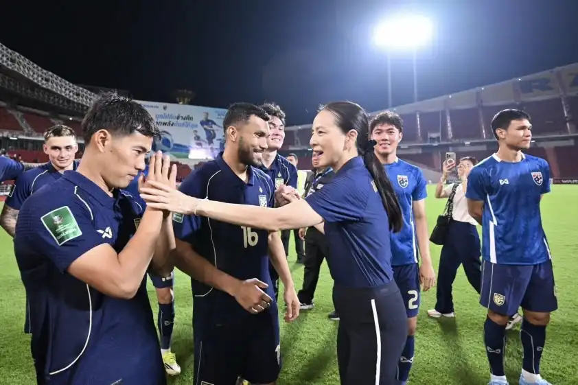 Madam Pang cho biết Thái Lan sẽ bổ sung thêm cầu thủ nhập tịch cho Asian Cup 2027.